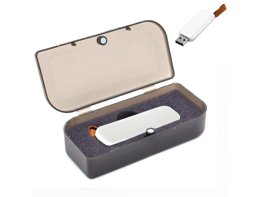 Флешка Gear Soft 32 Гб в футляре, белая