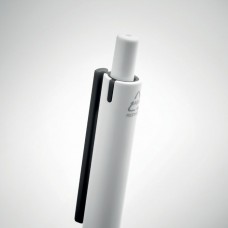 Ручка из переработанного пластика