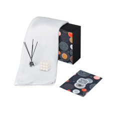 Подарочный набор Re:y. Cocoon с пледом, свечой и диффузором