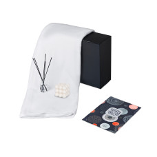 Подарочный набор Re:y. Cocoon с пледом, свечой и диффузором