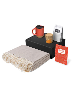 Подарочный набор Re:y. Nest с пледом, кружкой и вареньем