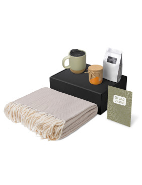 Подарочный набор Re:y. Nest с пледом, кружкой и вареньем