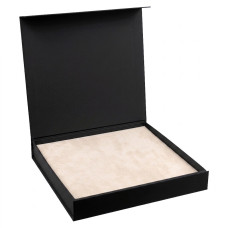 Подарочная коробка, размер 29,7*28,0*4,5 см, Solution Prestige Magnum Fabrique магнитным клапаном под индивидуальную вырубку, черная, с кремовым ложементом из EVA 