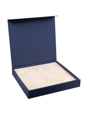 Подарочная коробка, размер 29,7*28,0*4,5 см, Solution Prestige Magnum Linen с магнитным клапаном, темно-синяя,  с кремовым ложементом из EVA